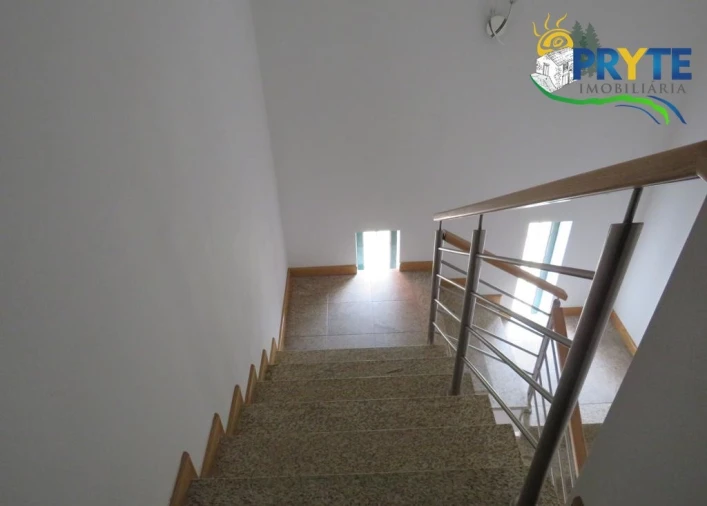 Moradia T5 para Venda em Troviscal Foto 48