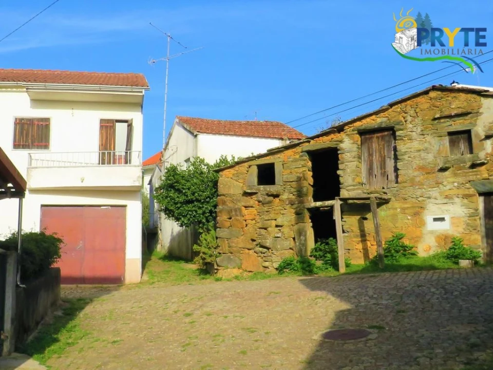 Quinta T2 para Venda em Mosteiro Foto 2