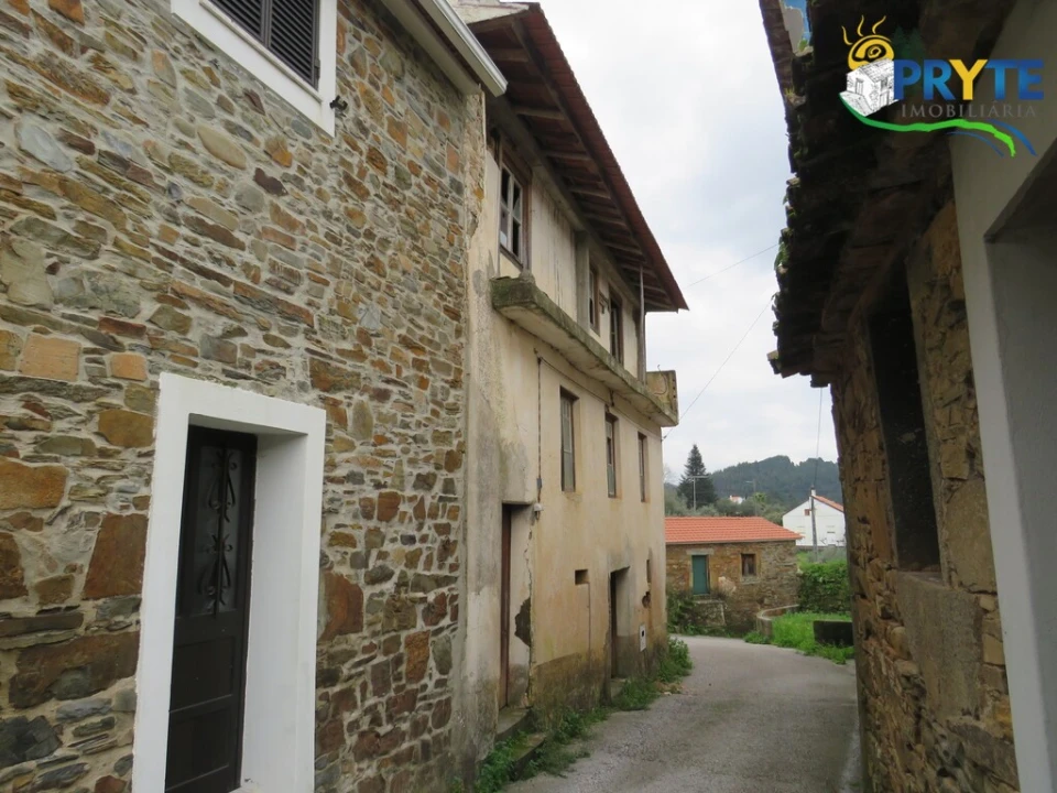 Moradia T6 para Venda em Varzea dos Cavaleiros Foto 2