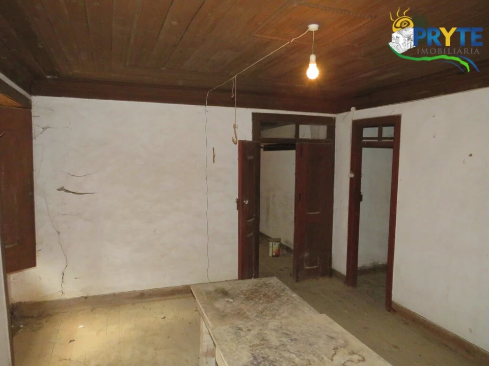 Moradia T6 para Venda em Varzea dos Cavaleiros Foto 12