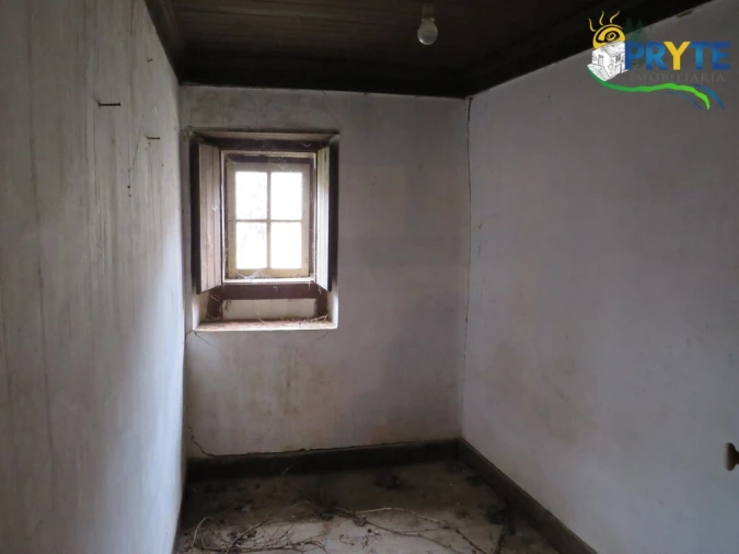 Moradia T6 para Venda em Varzea dos Cavaleiros Foto 11