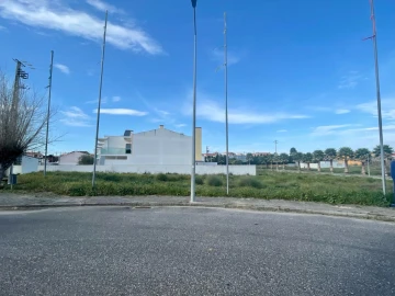 Terreno para Venda em Campelos e Outeiro da Cabeça