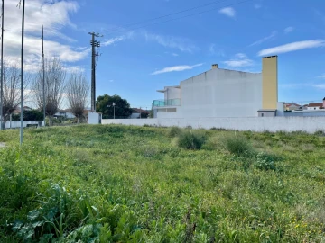 Terreno para Venda em Campelos e Outeiro da Cabeça