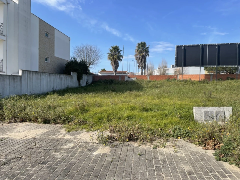 Terreno para Venda em Campelos e Outeiro da Cabeça Foto 1