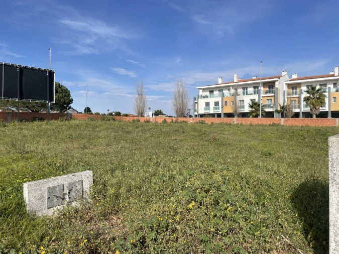 Terreno para Venda em Campelos e Outeiro da Cabeça Foto 2