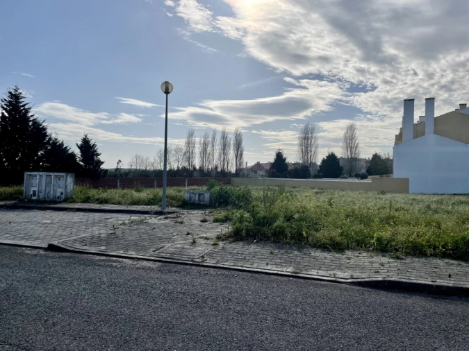Terreno para Venda em Campelos e Outeiro da Cabeça Foto 3