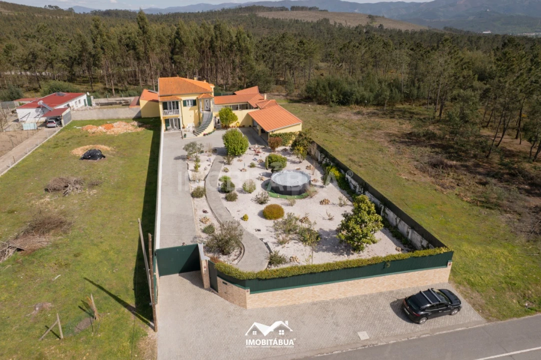 Moradia T4 para Venda em Sarzedo Foto 1