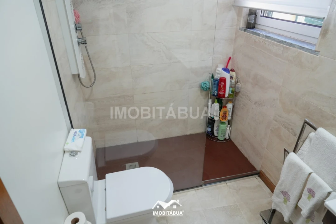 Moradia T4 para Venda em Sarzedo Foto 17