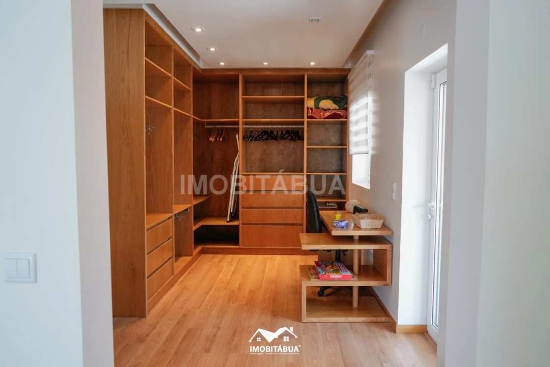 Moradia T4 para Venda em Sarzedo Foto 27