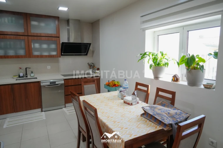 Moradia T4 para Venda em Sarzedo Foto 5