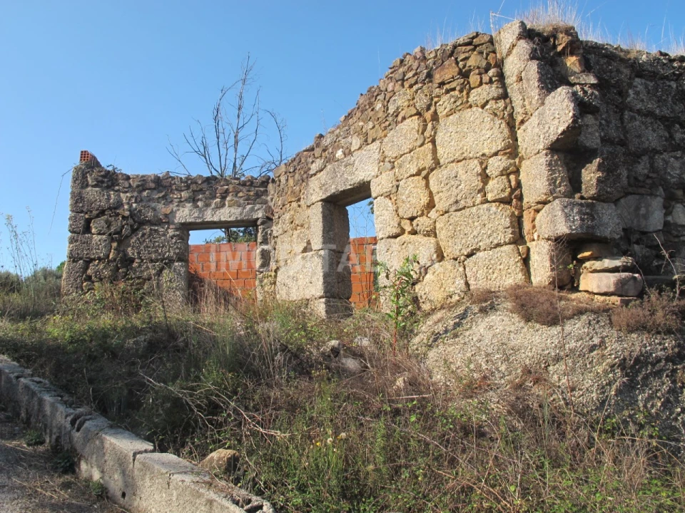 Terreno para Venda em Covas e Vila Nova de Oliveirinha Foto 4