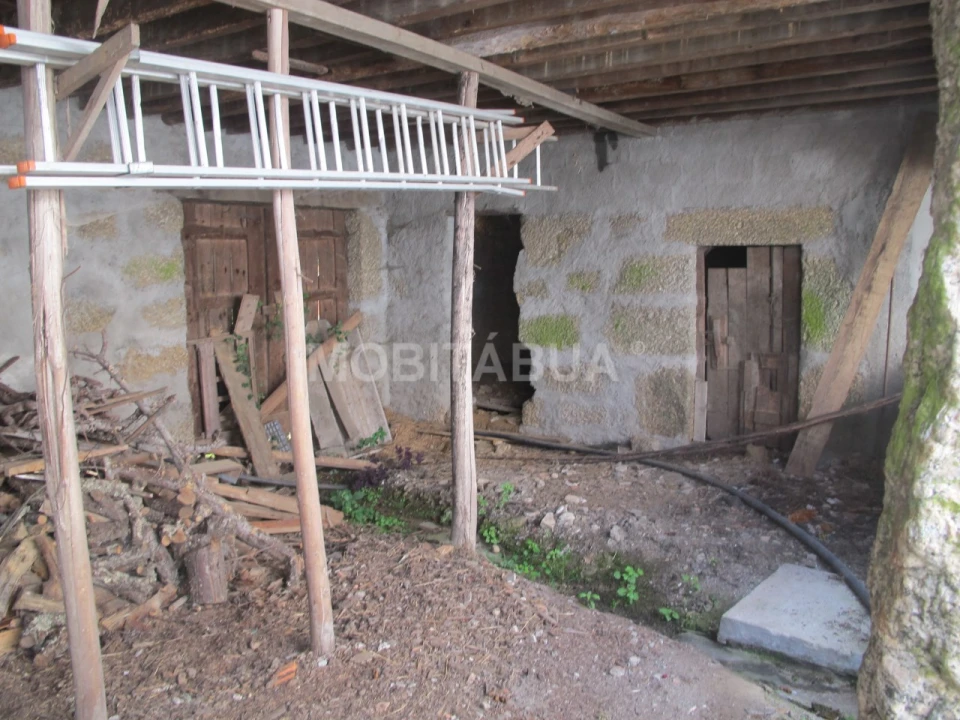 Moradia T4 para Venda em Tabua Foto 28