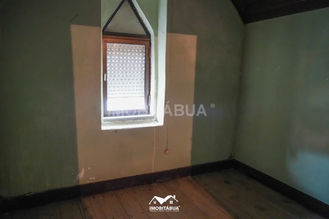 Moradia T4 para Venda em Tabua Foto 26