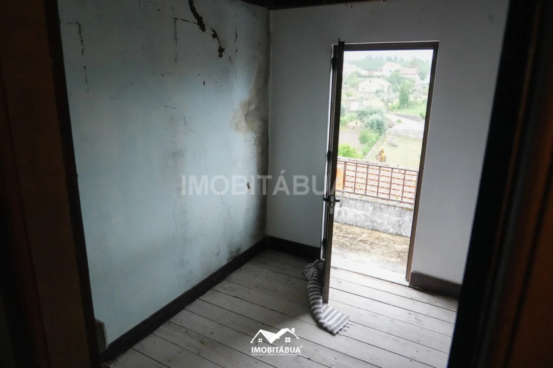 Moradia T4 para Venda em Tabua Foto 27