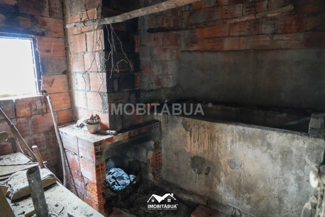 Moradia T4 para Venda em Tabua Foto 33