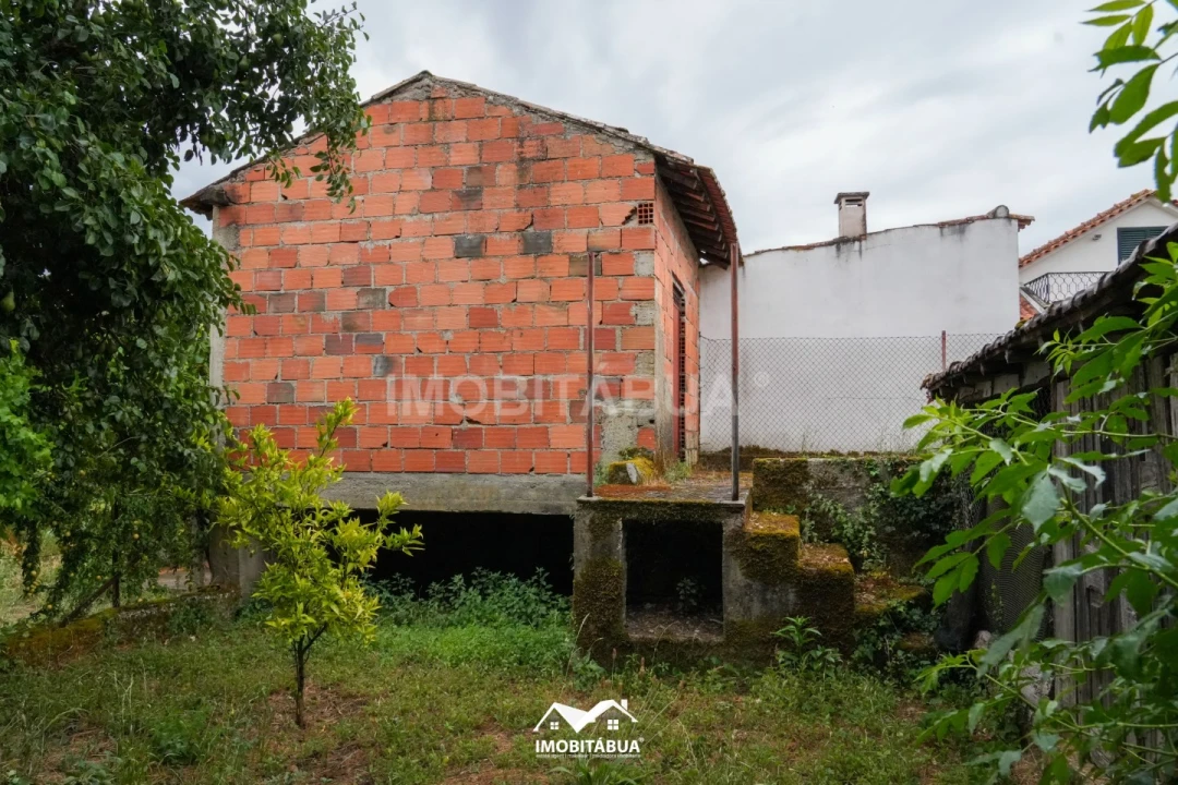 Moradia T4 para Venda em Tabua Foto 38