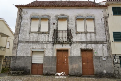 Moradia T4 para Venda em Tabua