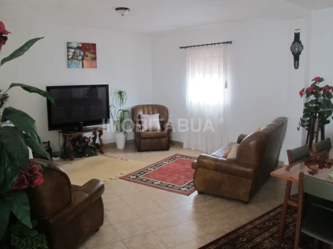 Moradia T4 para Venda em Tabua Foto 4