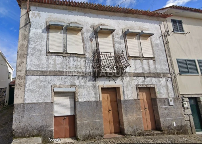 Moradia T4 para Venda em Tabua Foto 1