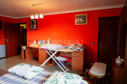Moradia T9 para Venda em São João de Areias