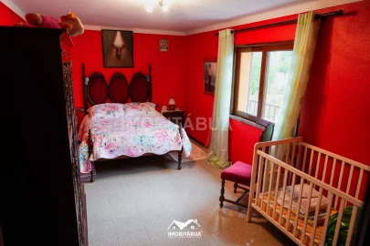 Moradia T9 para Venda em São João de Areias
