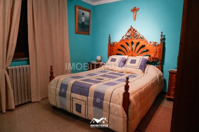 Moradia T9 para Venda em São João de Areias