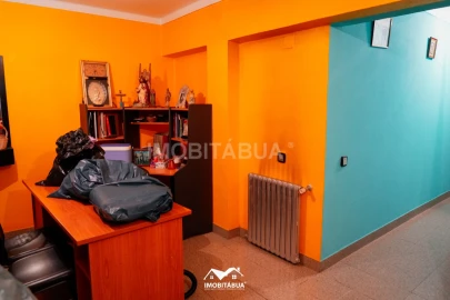 Moradia T9 para Venda em São João de Areias