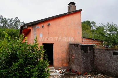 Moradia T9 para Venda em São João de Areias