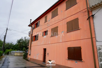 Moradia T9 para Venda em São João de Areias