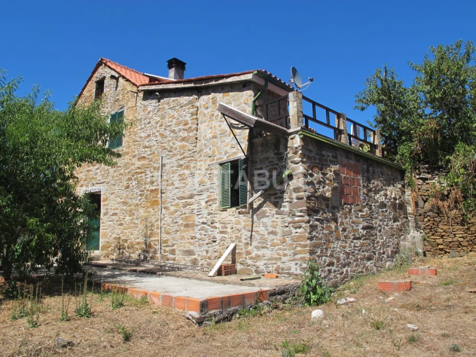 Moradia T1 para Venda em Ázere e Covelo Foto 15