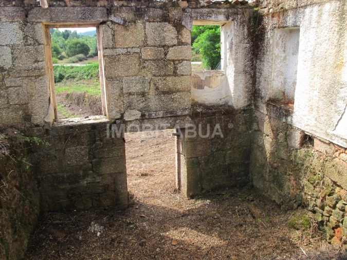 Terreno para Venda em Covas e Vila Nova de Oliveirinha Foto 8