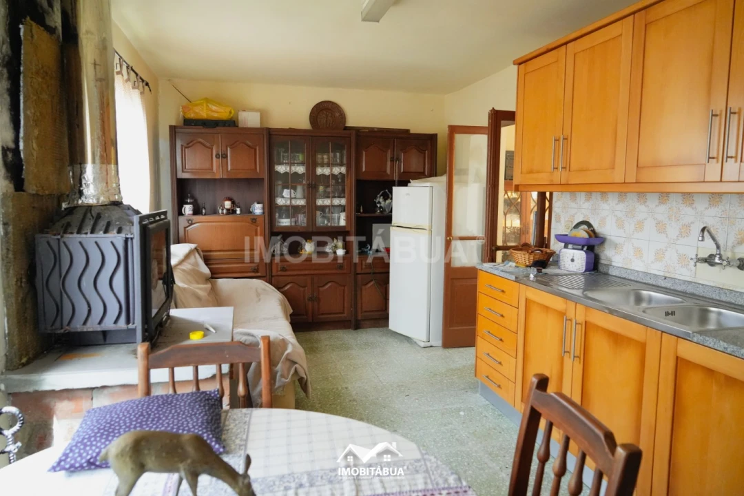 Moradia T2 para Venda em Parada Foto 3