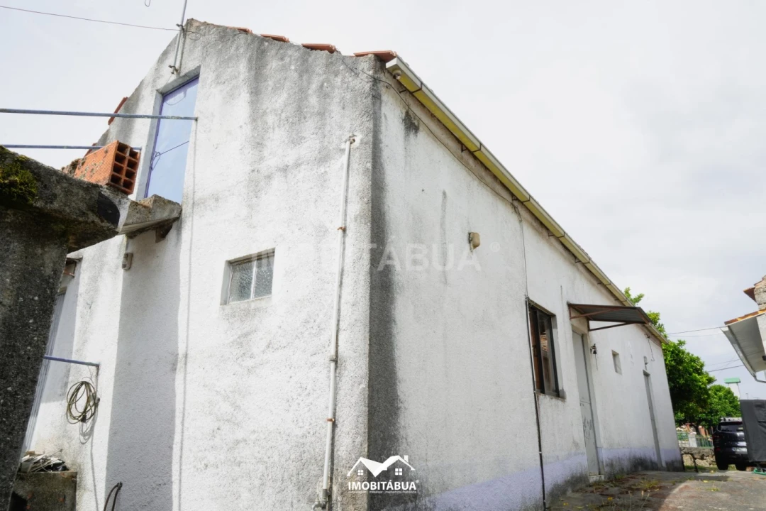 Moradia T2 para Venda em Parada Foto 1