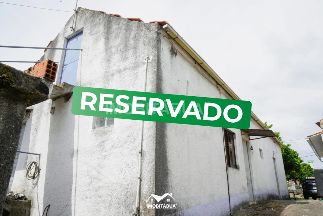 Moradia T2 para Venda em Parada Foto 1