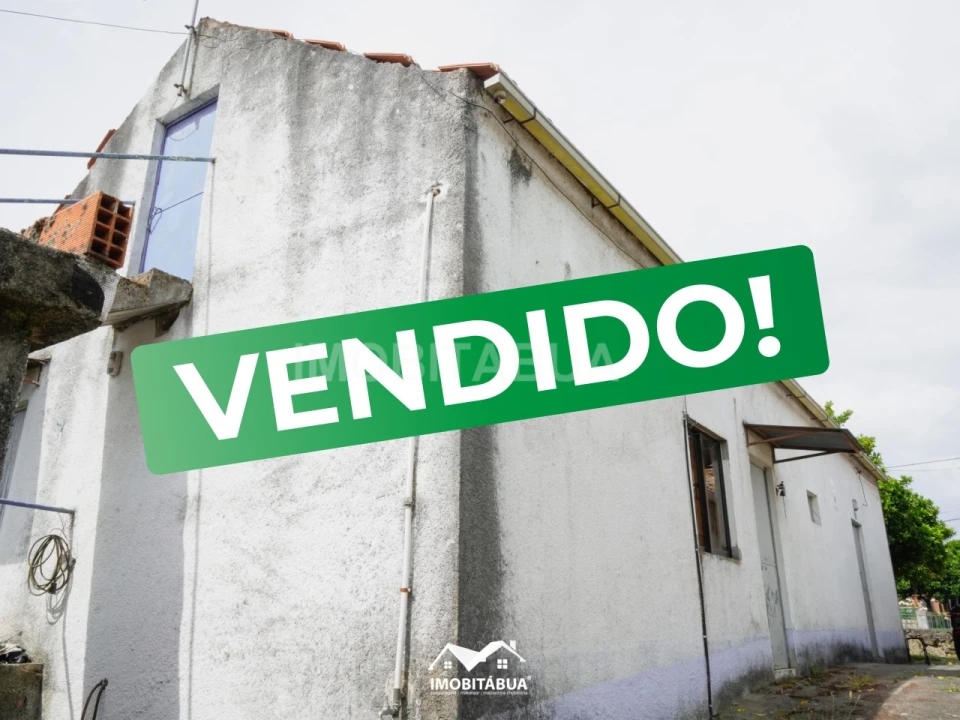 Moradia T2 para Venda em Parada Foto 1