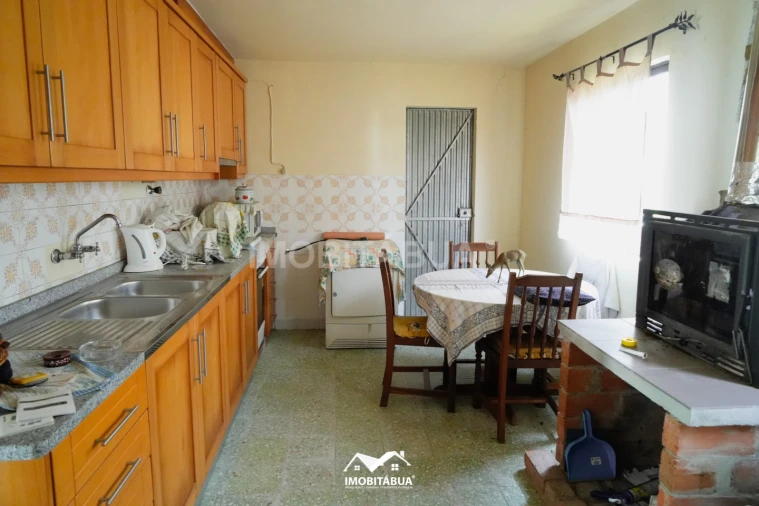 Moradia T2 para Venda em Parada Foto 2