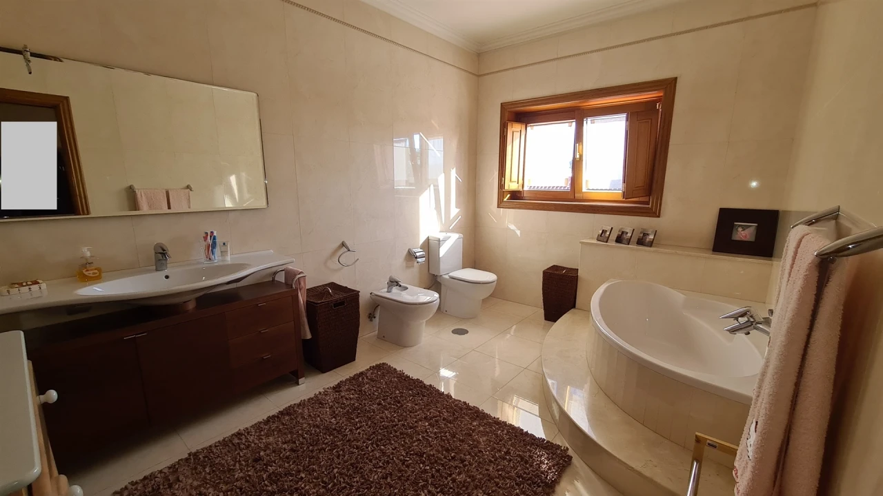 Moradia T4 para Venda em Remelhe Foto 24