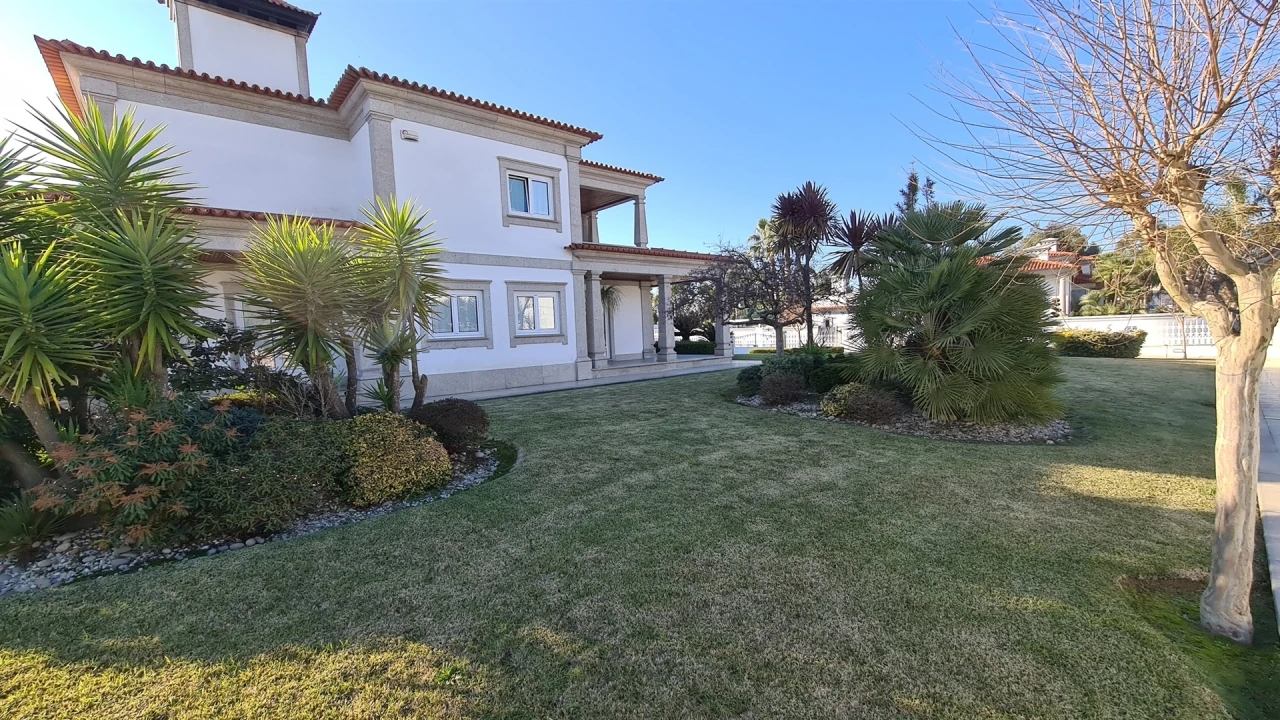 Moradia T4 para Venda em Remelhe Foto 5