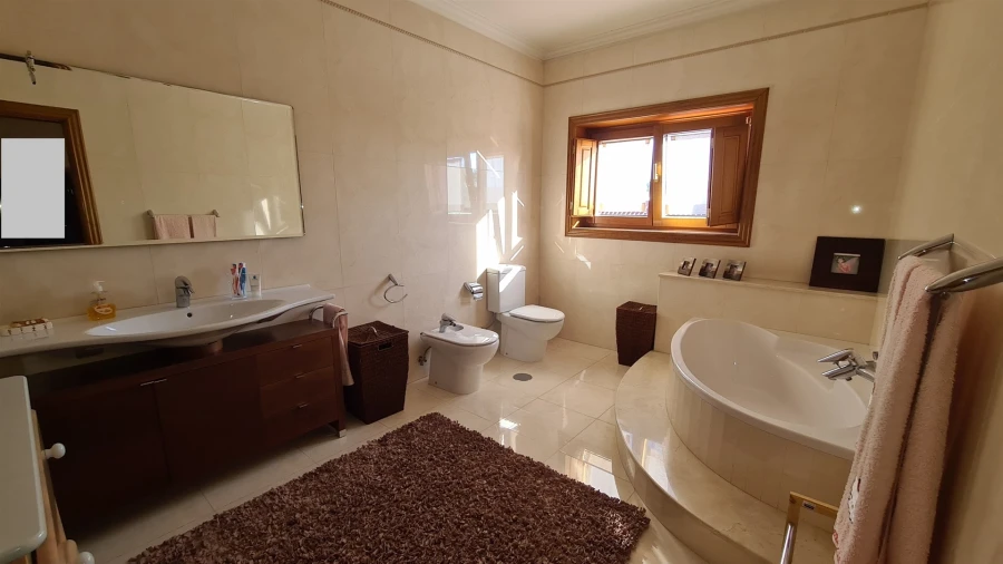 Moradia T4 para Venda em Remelhe Foto 24