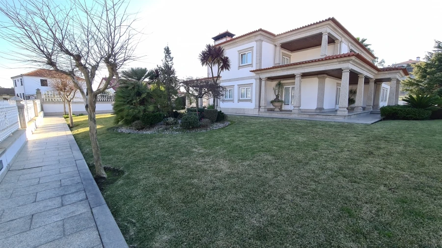 Moradia T4 para Venda em Remelhe Foto 6