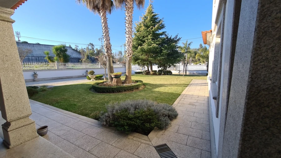 Moradia T4 para Venda em Remelhe Foto 3