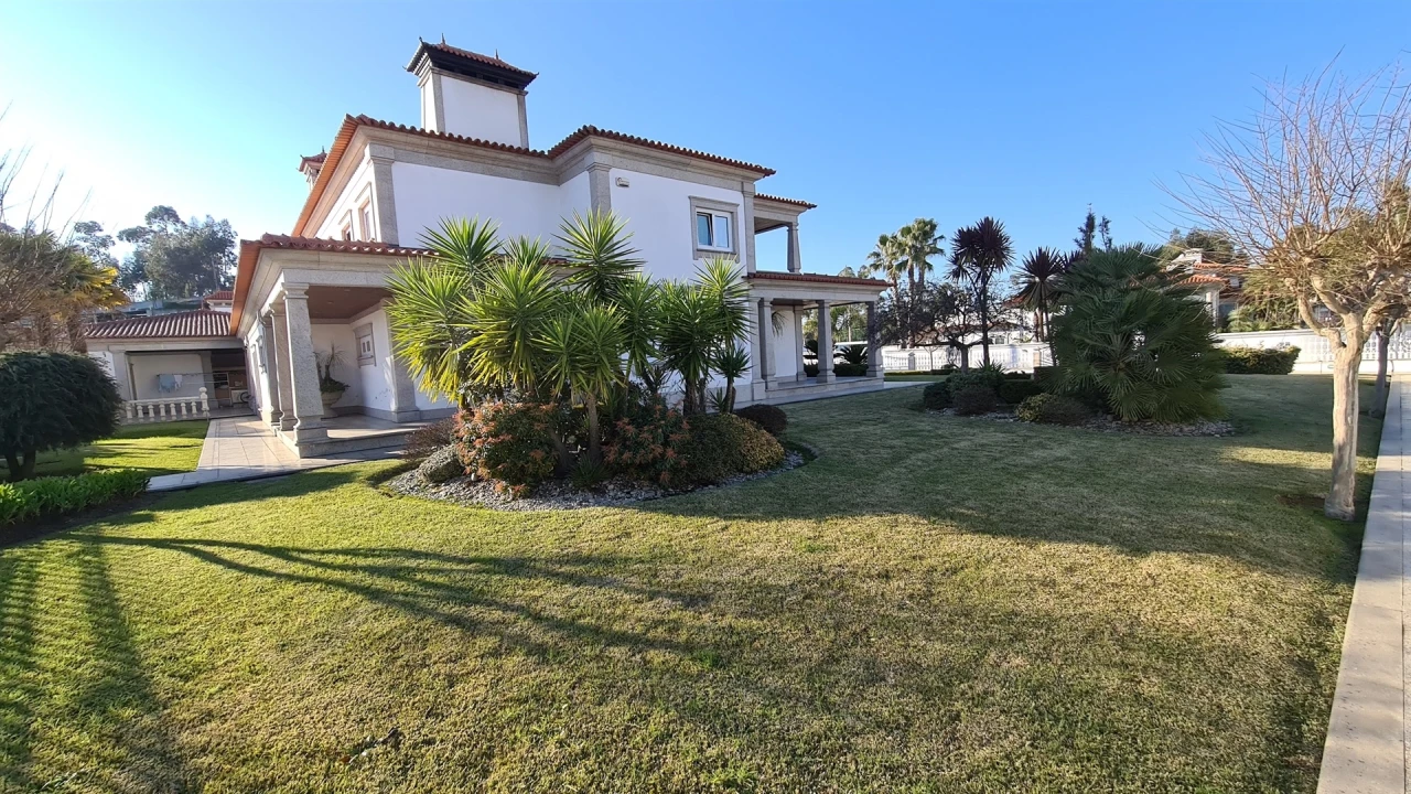 Moradia T4 para Venda em Remelhe Foto 4