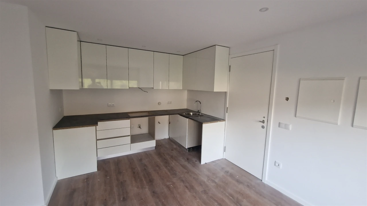 Apartamento T1 para Venda em Serzedelo Foto 2