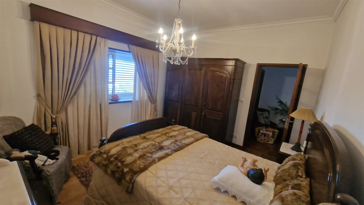 Moradia T4 para Venda em Serzedelo Foto 22