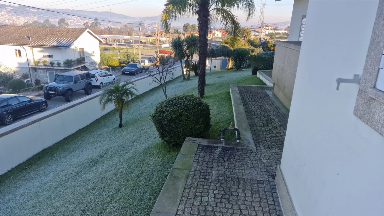 Moradia T4 para Venda em Serzedelo Foto 47