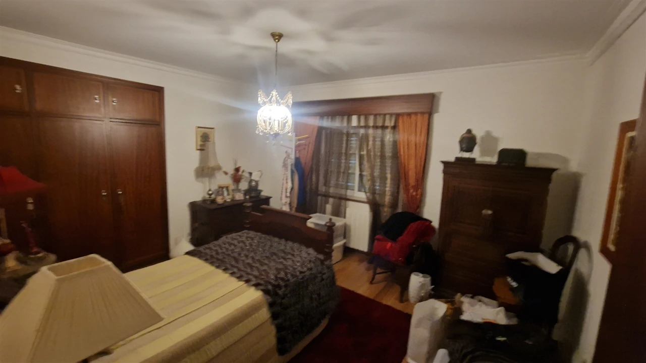 Moradia T4 para Venda em Serzedelo Foto 29