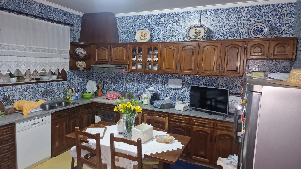 Moradia T4 para Venda em Serzedelo Foto 33