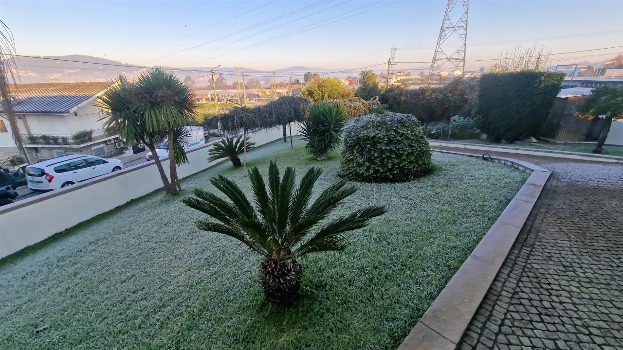 Moradia T4 para Venda em Serzedelo Foto 4