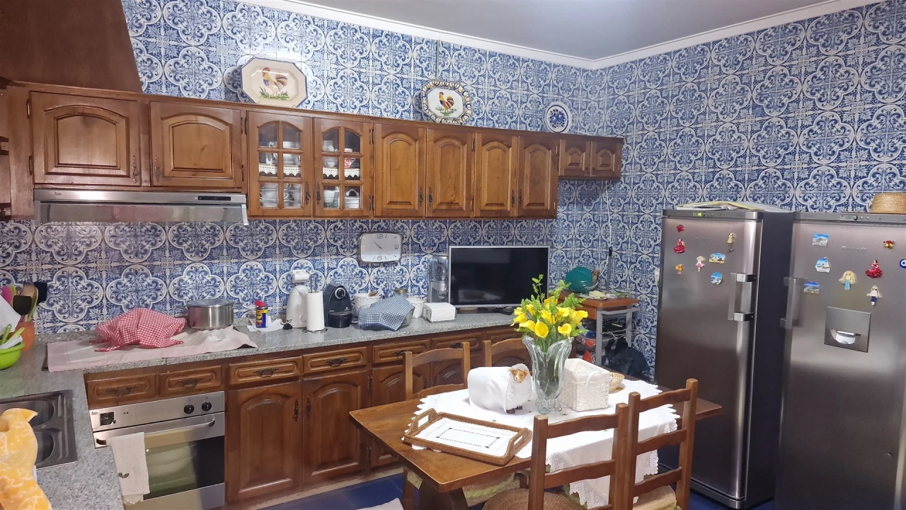 Moradia T4 para Venda em Serzedelo Foto 35