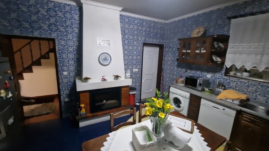 Moradia T4 para Venda em Serzedelo Foto 36